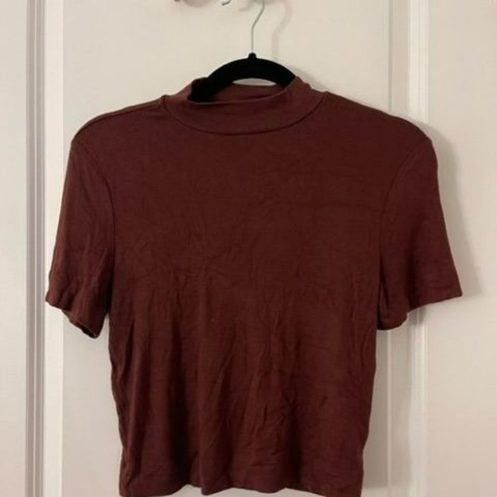 Aritzia Babaton Gonzalo Mockneck T-Shirt - Maroon - Size M
